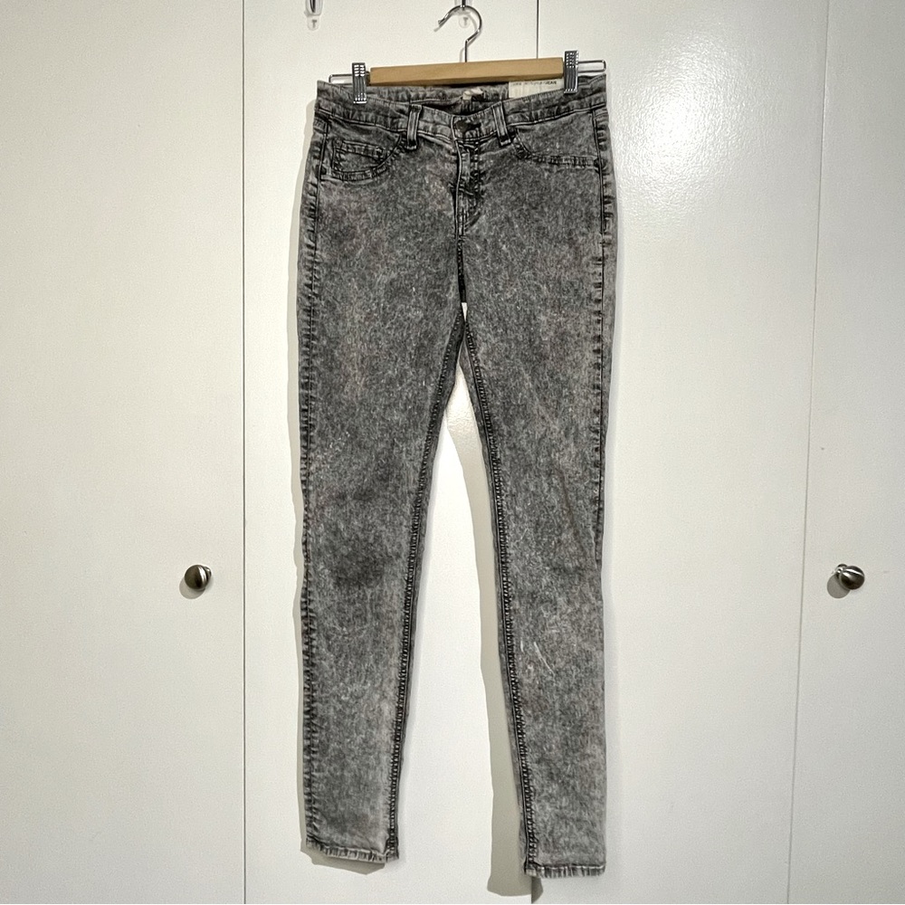 Rag & Bone black acid wash Jean “Legging” no signs wear size 28 like new EUC